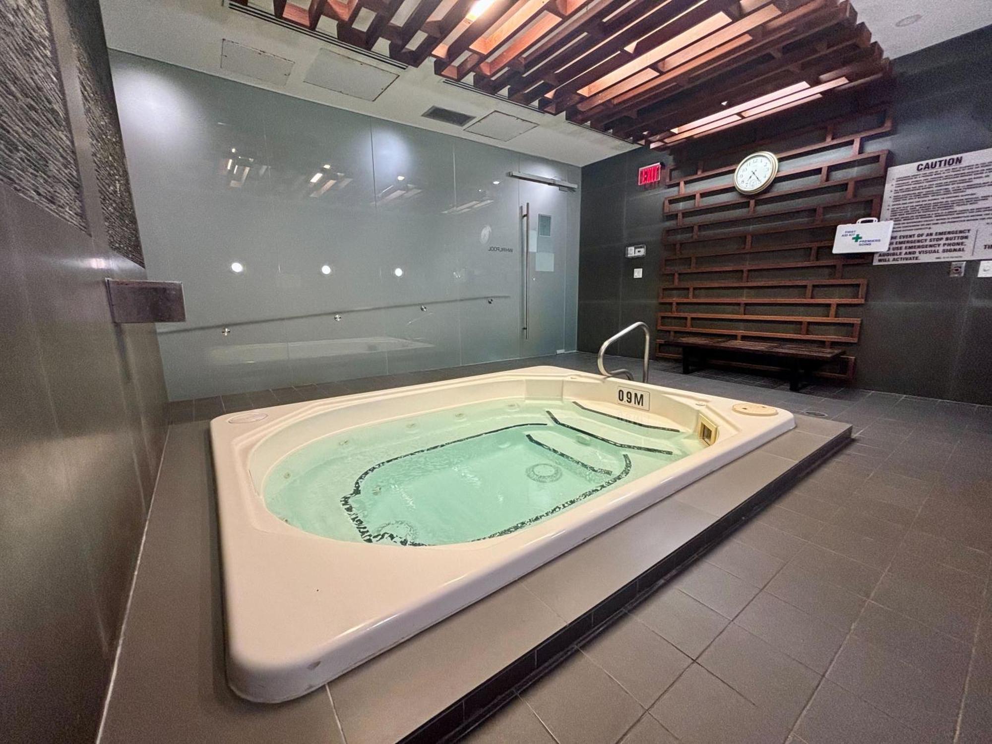 Stylish Suite At 300 Front Street W تورونتو المظهر الخارجي الصورة